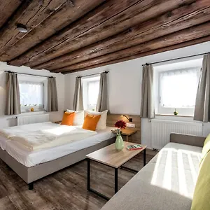 Aparthotel Uebernachten In Der Tenne, Nuremberg